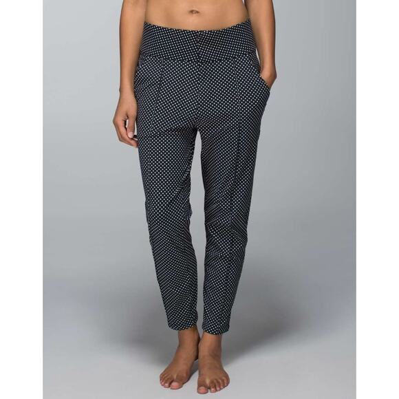 Lululemon 6 Departure Pant - Biggy Dot Printed Black Ghost - Picture 1 of 7